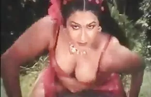 Miami Latina vidéo amateur sexy gratuit avec de beaux seins écarte la chatte et le cul