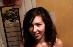 Une prof japonaise en chaleur apprend tukif video amateur elle-même une leçon sur la chatte p