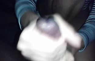 La plus mignonne adolescente vidéo hot amateur aux gros seins se déshabille pour la première fois